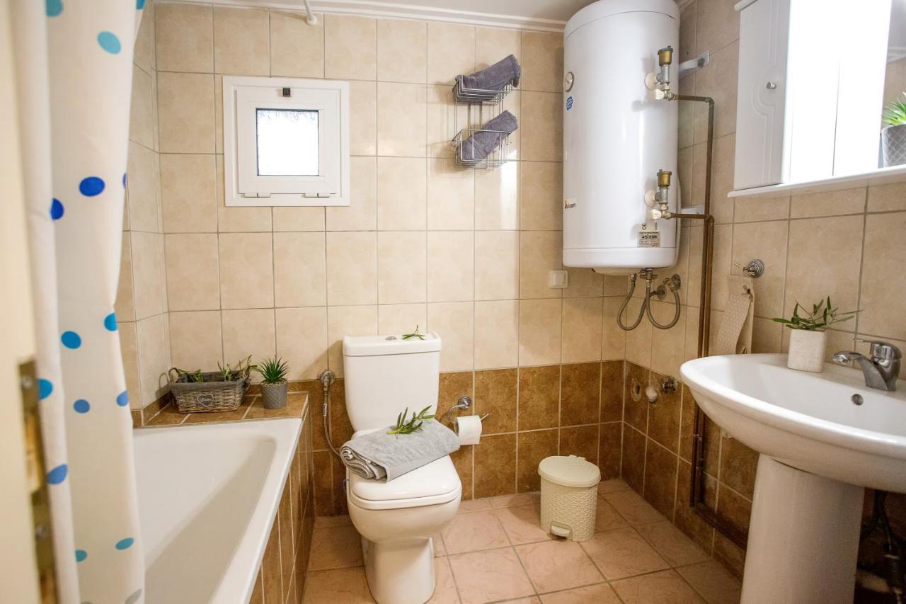 Apartament Studio Melina Néa Péramos Zewnętrze zdjęcie